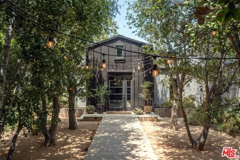 226 S Rimpau Boulevard, Los Angeles, CA 90004
