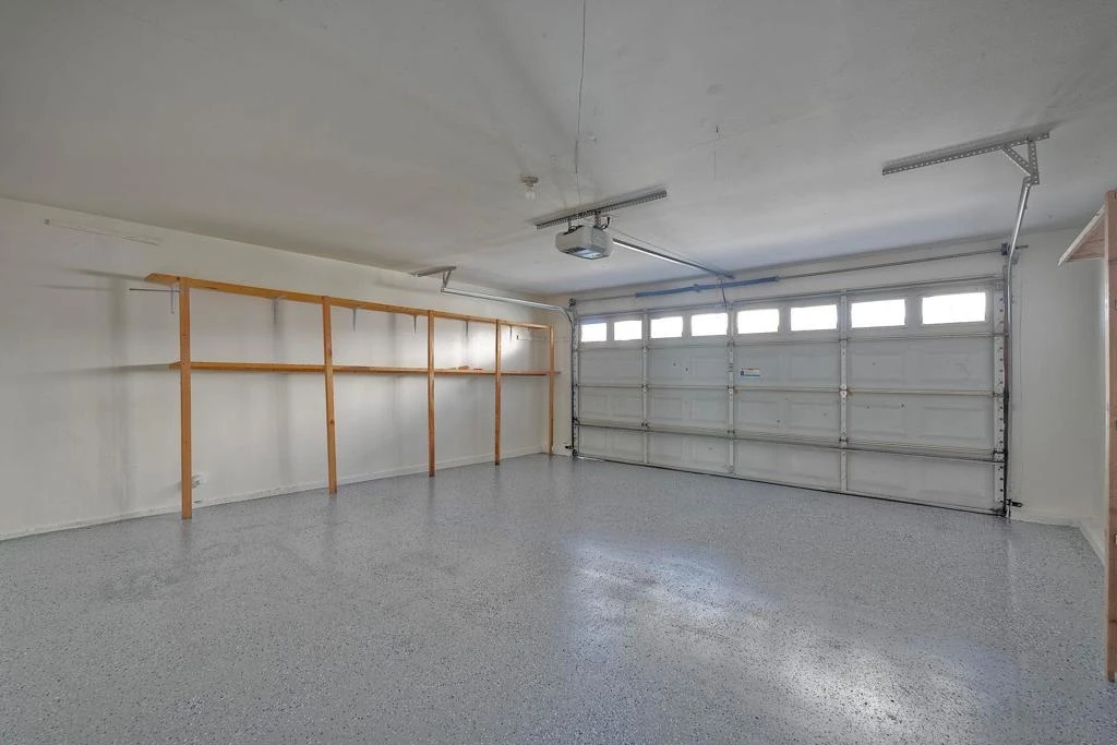 Interior 4