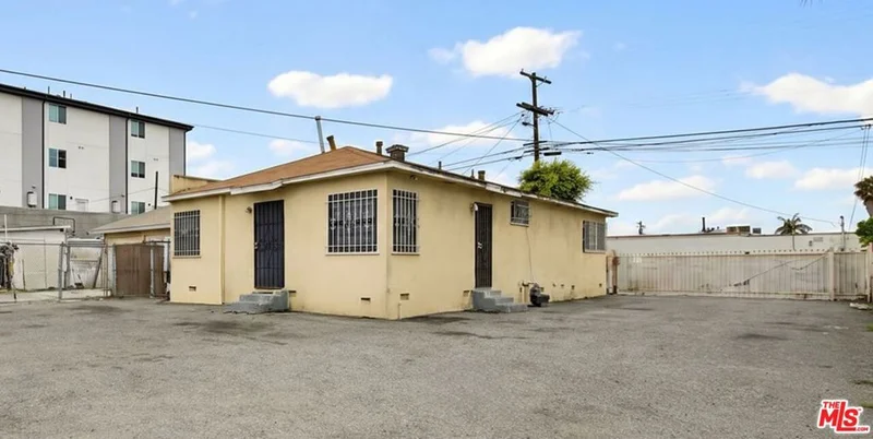 10025 S Western Avenue photo 2
