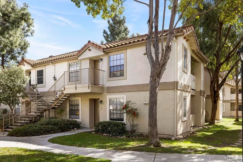 10379 Azuaga St 139