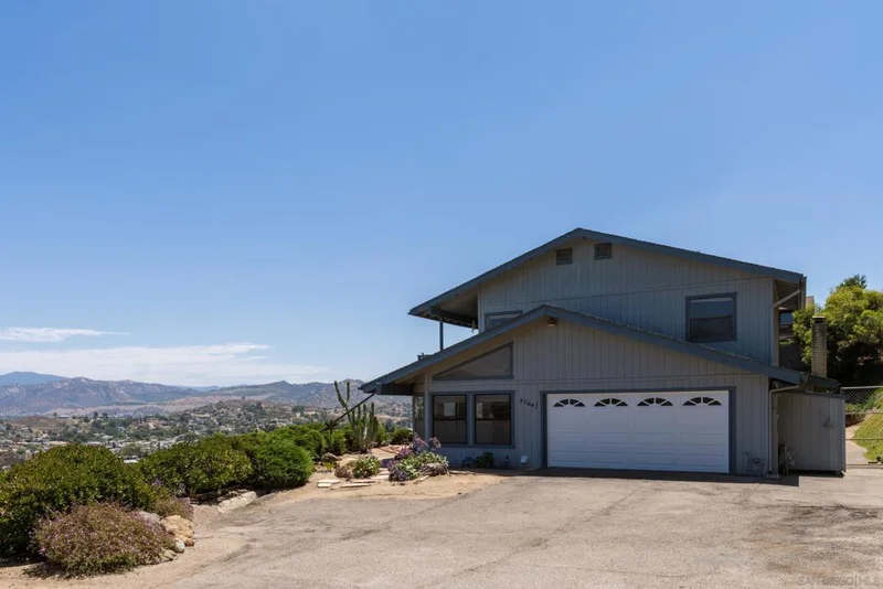 8764 1/4 Golden Ridge, Lakeside, CA 92040