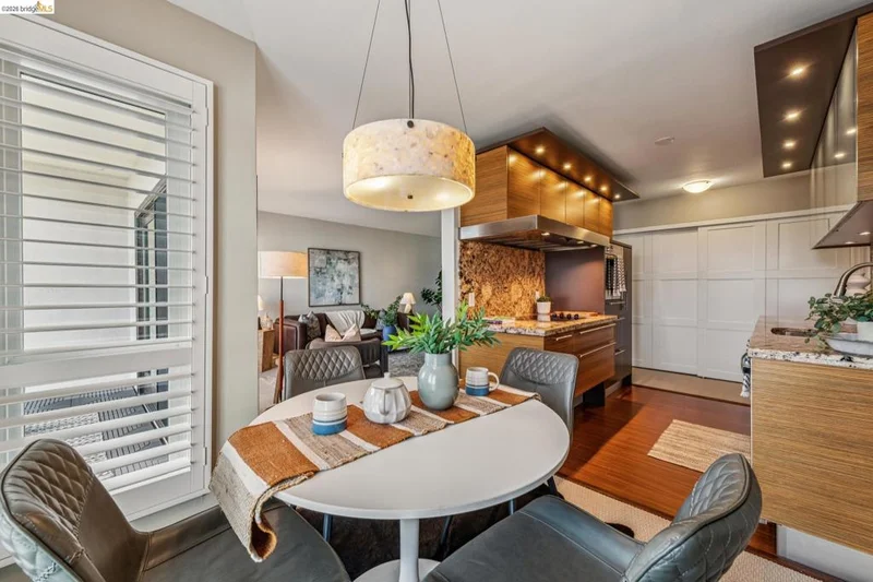 3 Captain Dr D406, Emeryville, CA 94608