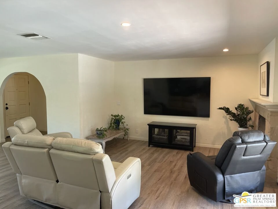 Interior 3