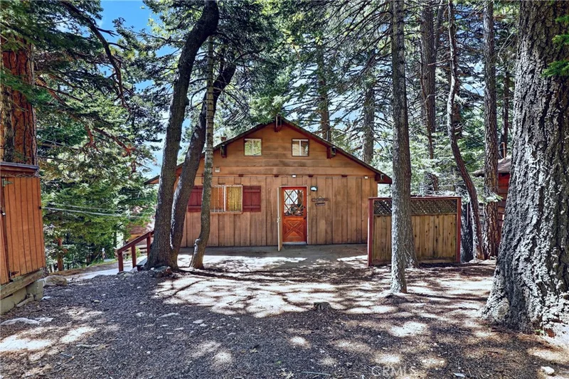 858 Poe Court, Lake Arrowhead, CA 92352