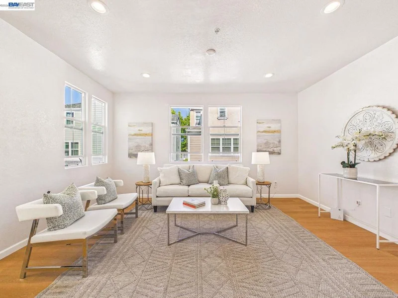 511 Summer Ln, Richmond, CA 94806