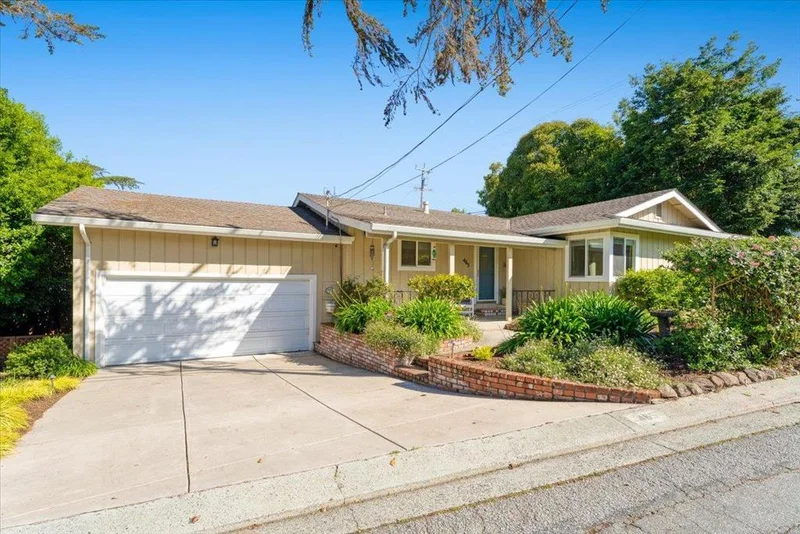 Photo 2 of 465 Los Altos Drive