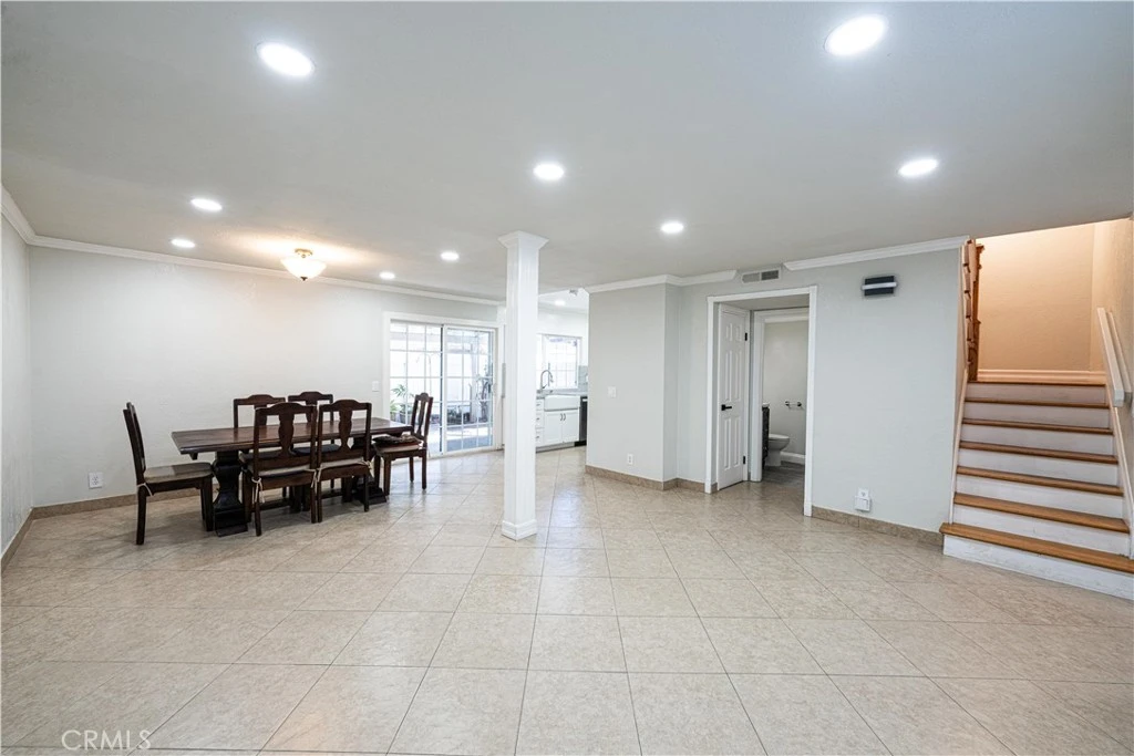 Interior 3