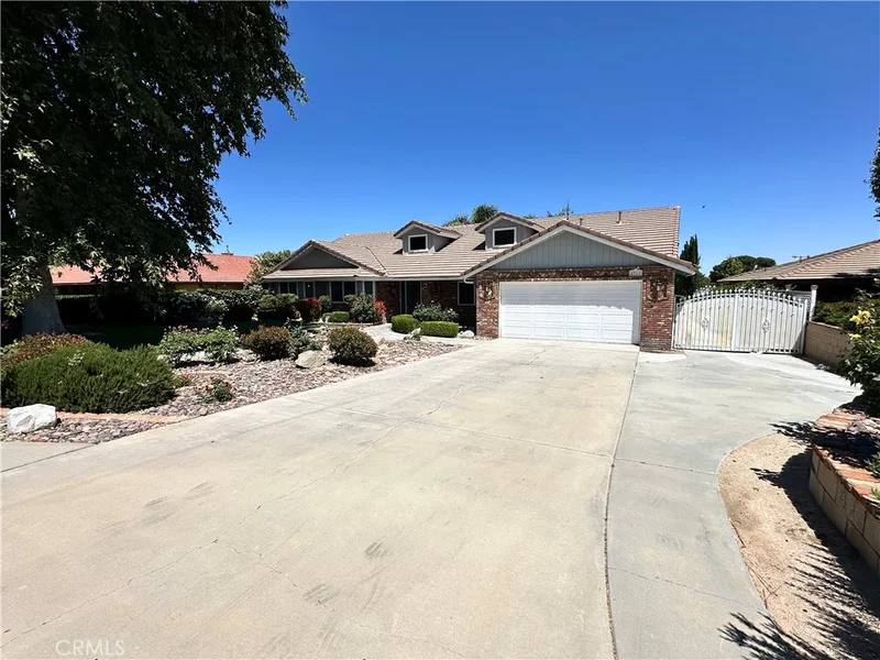 Photo 2 of 4761 W Avenue N