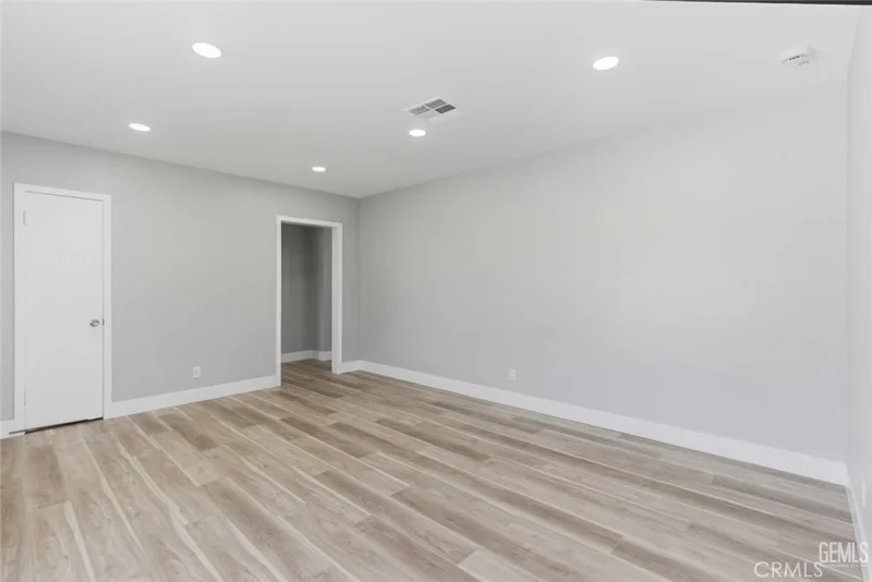 3017 River Boulevard photo 2