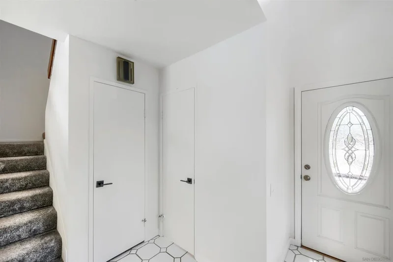 5687 Menorca Dr photo 2