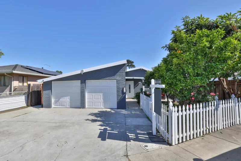 434 Hibiscus Court, East Palo Alto, CA 94303