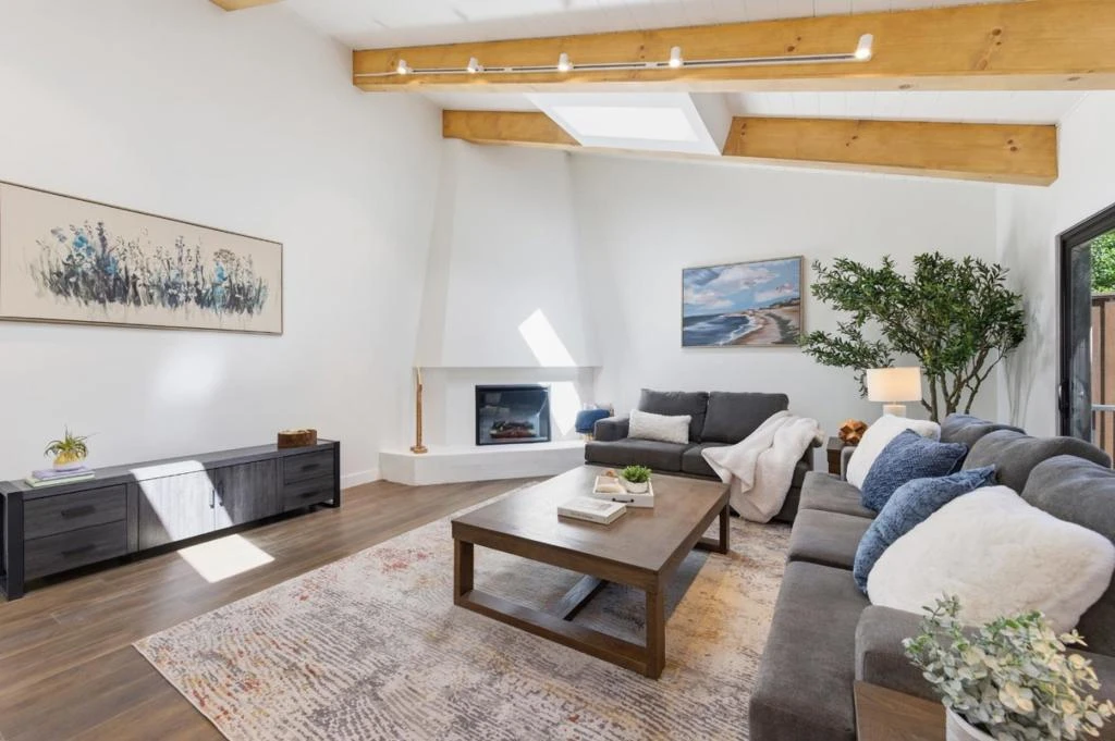 Interior 4
