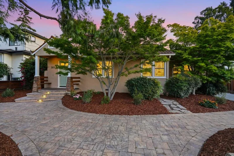 Photo 2 of 385 Carmelita Drive