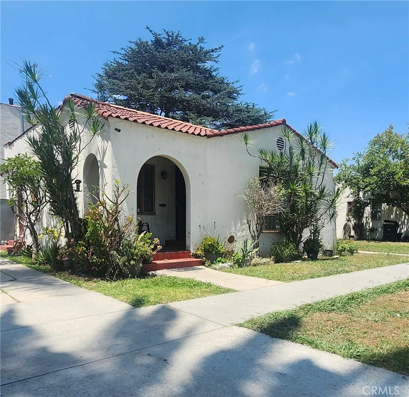 7003 Mission, Huntington Park, CA 90255