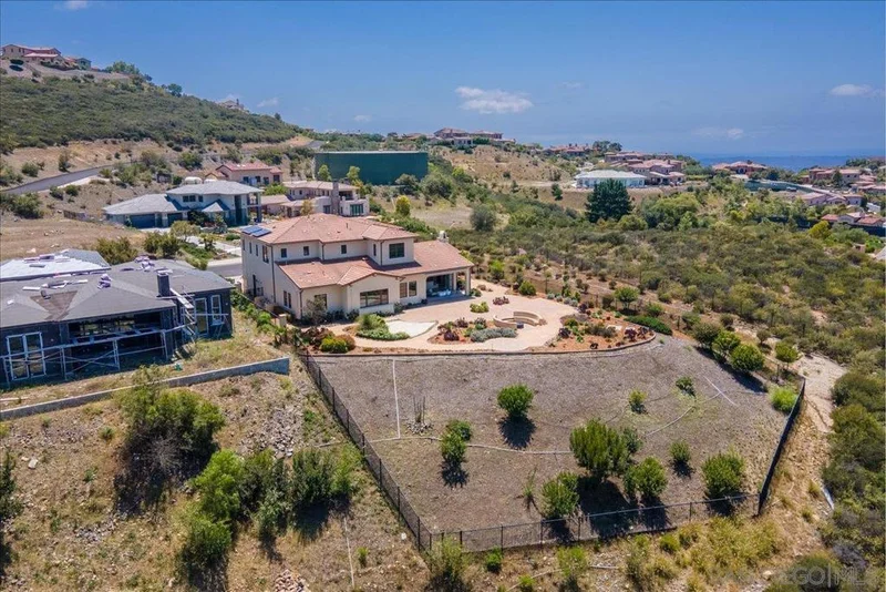 Photo 2 of 18370 Avenida Apice