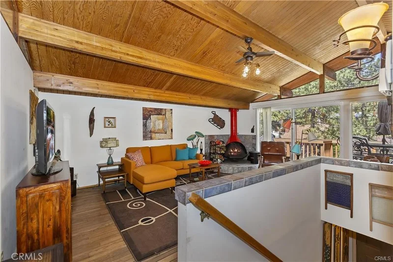 558 Beechnut photo 2