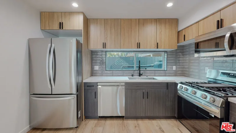 16010 Cantlay Street 2 photo 2