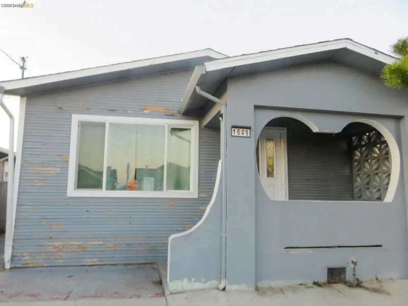 1649 72Nd Ave photo 2