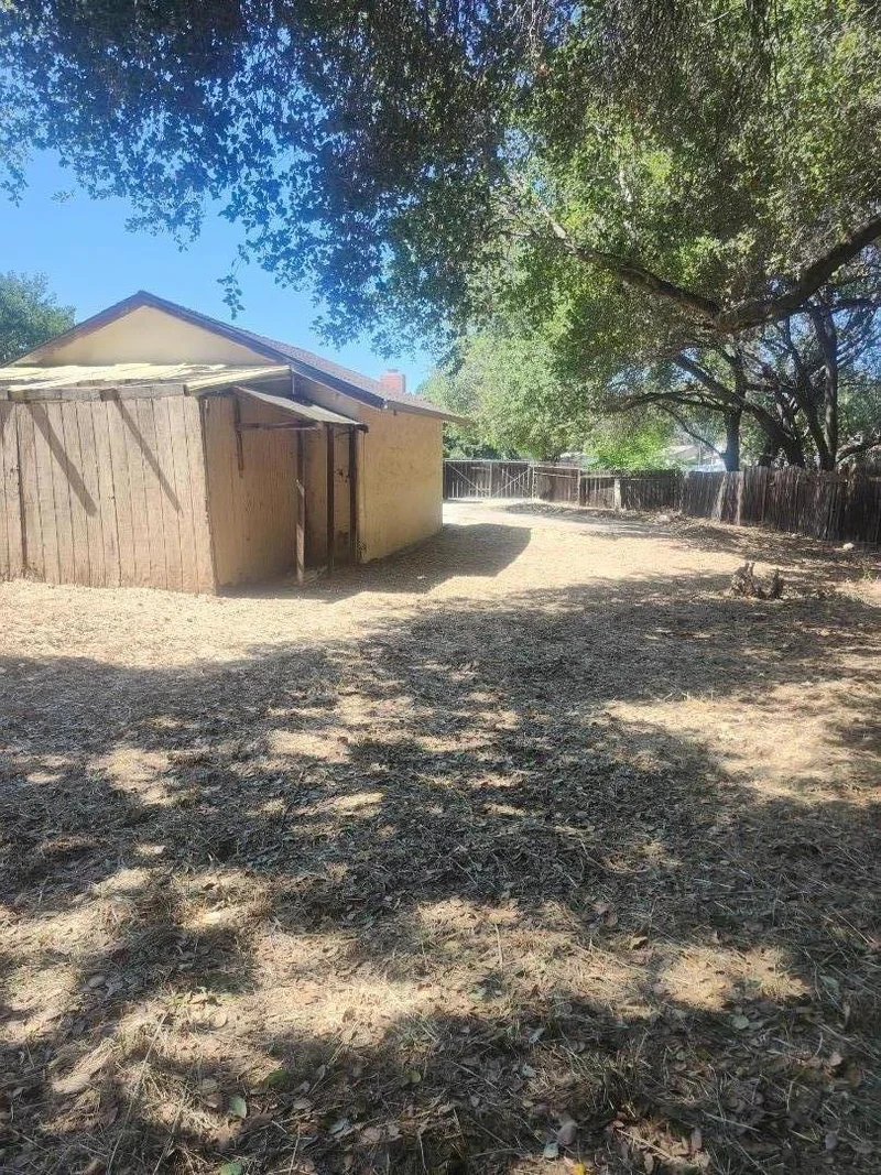 2660 Aborn Road photo 2