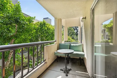 5535 Canoga Avenue 221 photo 2