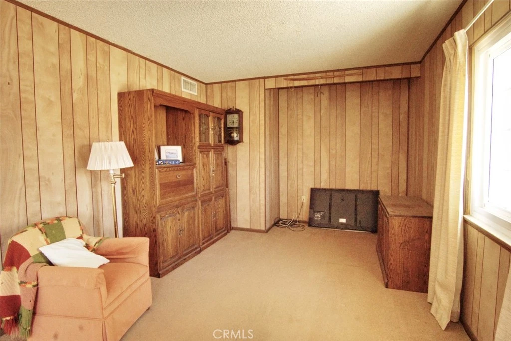 Interior 4