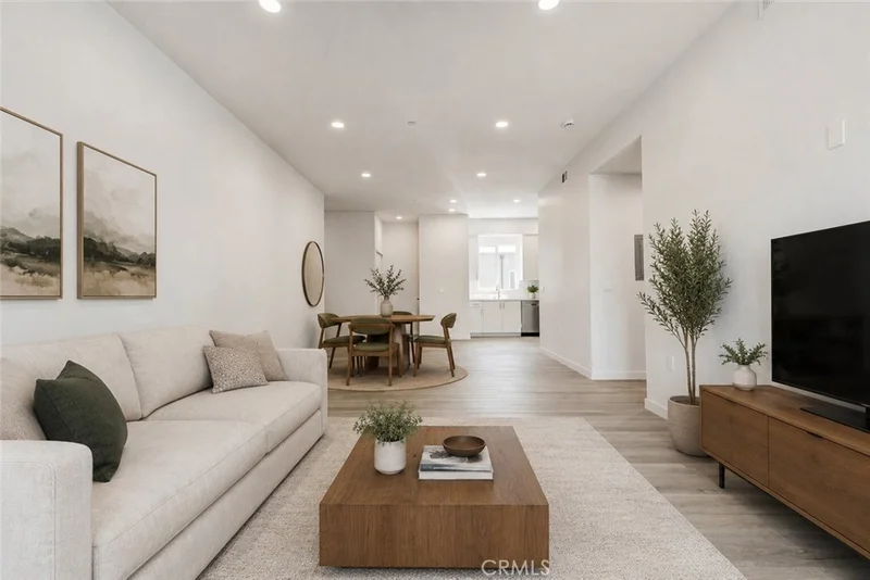 14810 Delano Street 204 photo 2