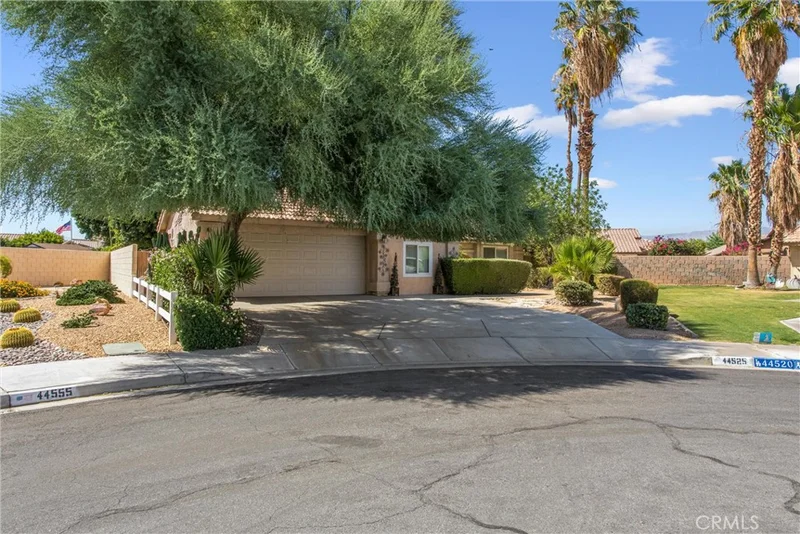 44525 Saffron Court photo 2