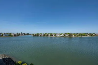 300 Baltic Circle 318 photo 2