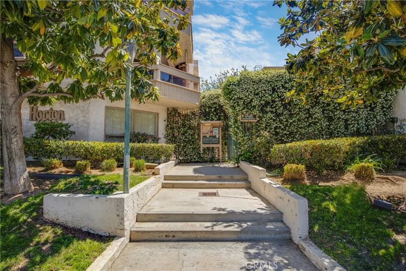 Photo 2 of 17150 Burbank 23