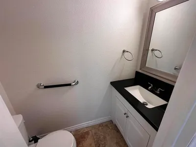 767 Eastshore 221 photo 2