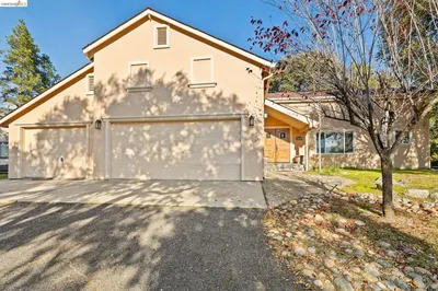 21916 Phoenix Lake photo 2