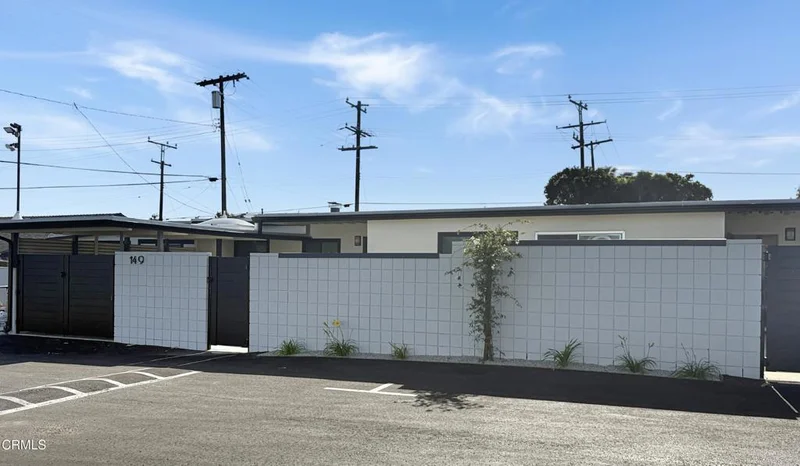 61 C Redwood Avenue photo 2