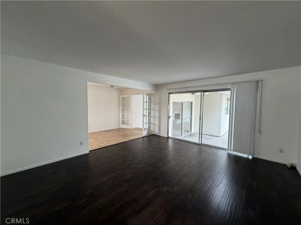 Interior 4