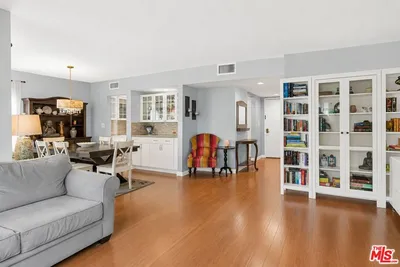 441 E San Jose Avenue 209 photo 2