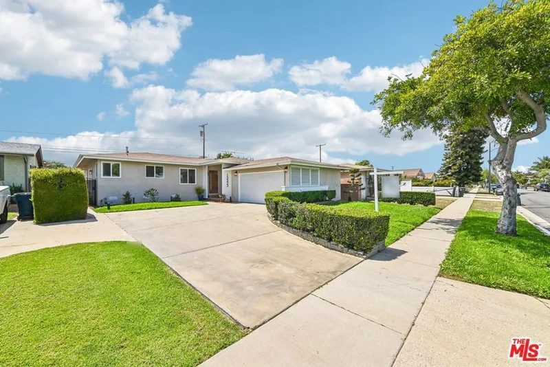 13323 S Saint Andrews Place, Gardena, CA 90249