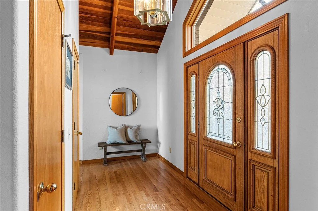 Interior 4