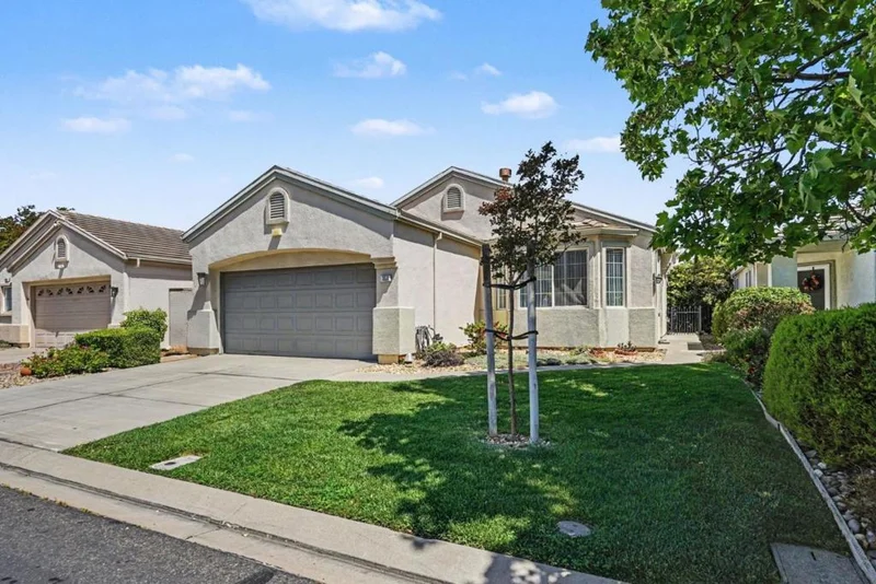 Photo 2 of 350 Cedar Ridge Drive