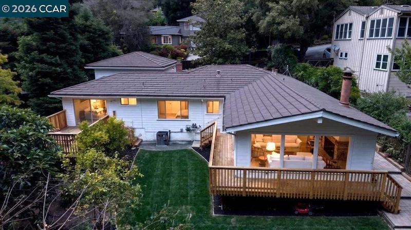 24 Las Vegas Rd, Orinda, CA 94563