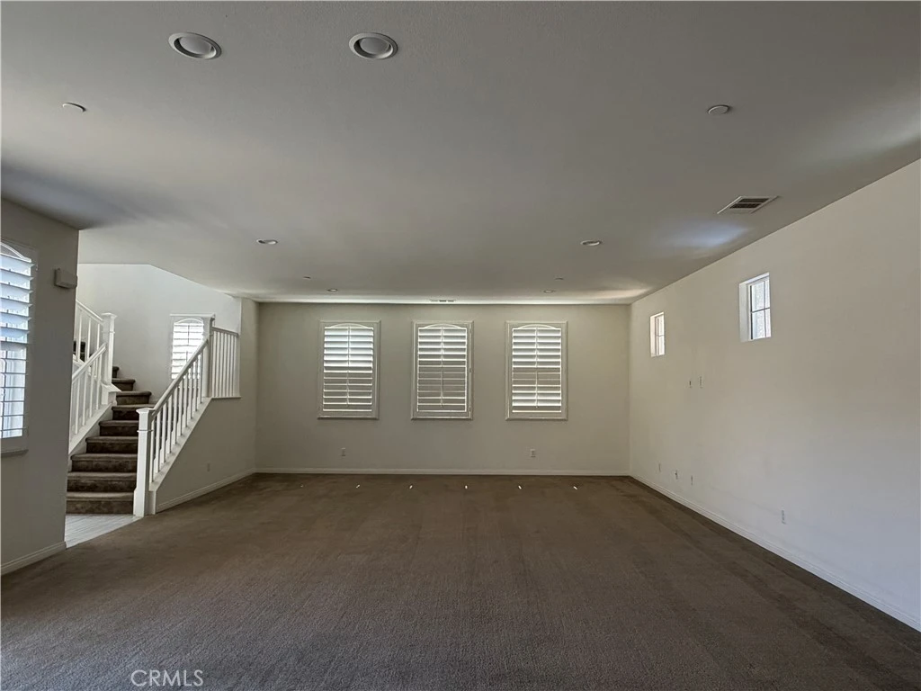Interior 4