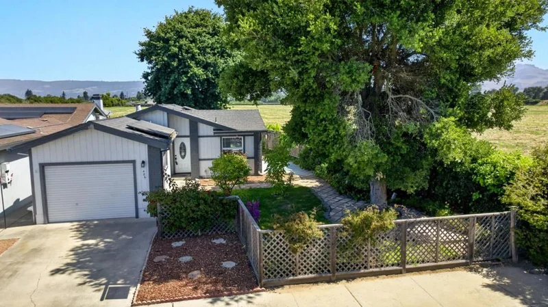 Photo 2 of 486 Joyce Drive
