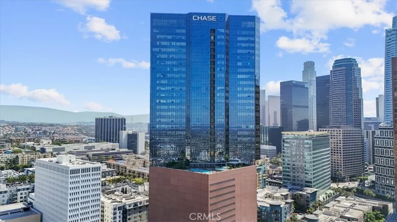 1100 Wilshire Boulevard 1812 photo 2