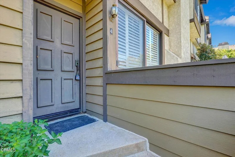 21209 Lassen Street 4 photo 2