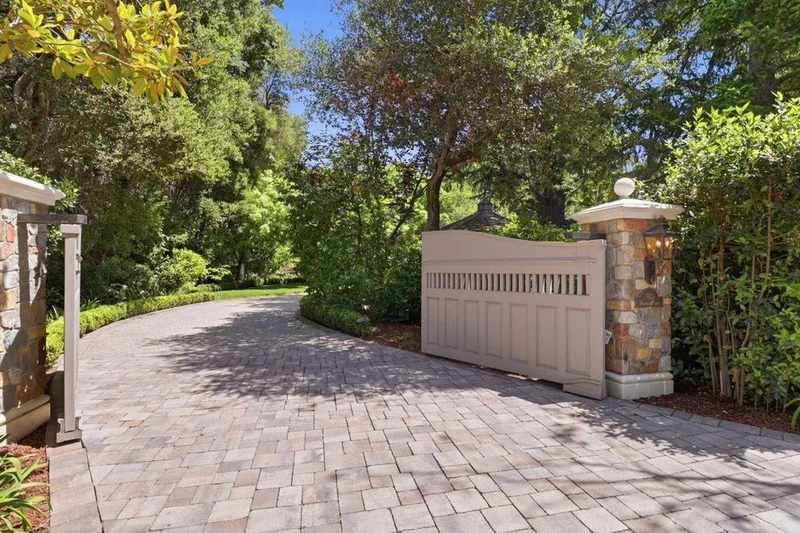 90 Holbrook Lane, Atherton, CA 94027