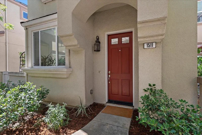 1511 Artisan Way photo 2