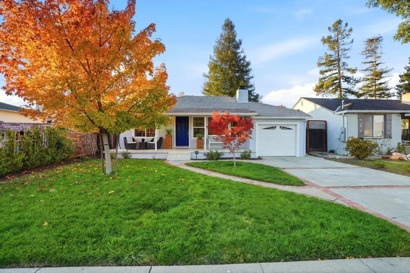 811 7th Avenue, Redwood City, CA 94063