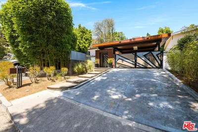22277 Buena Ventura Street photo 2