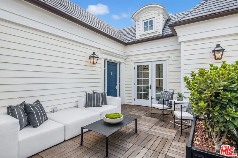 15225 Palisades Village Lane 204 photo 2