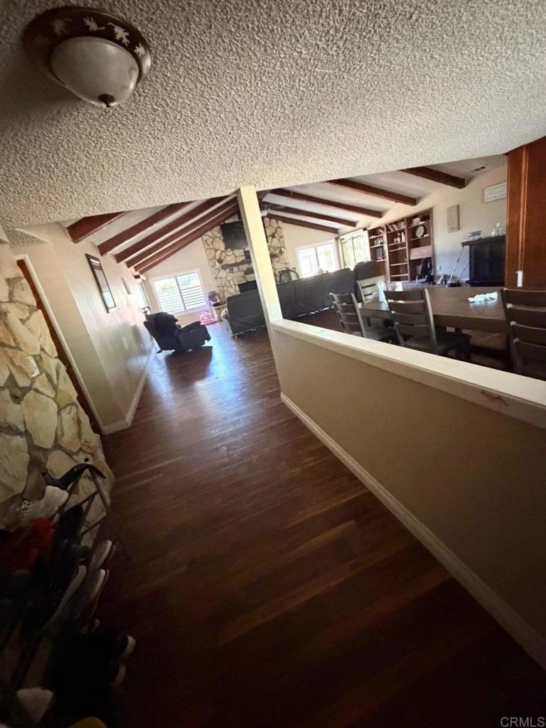 Interior 4