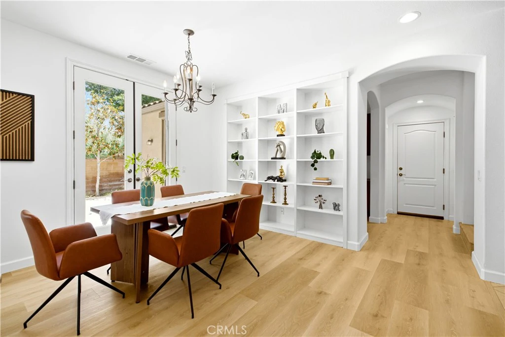 Interior 3