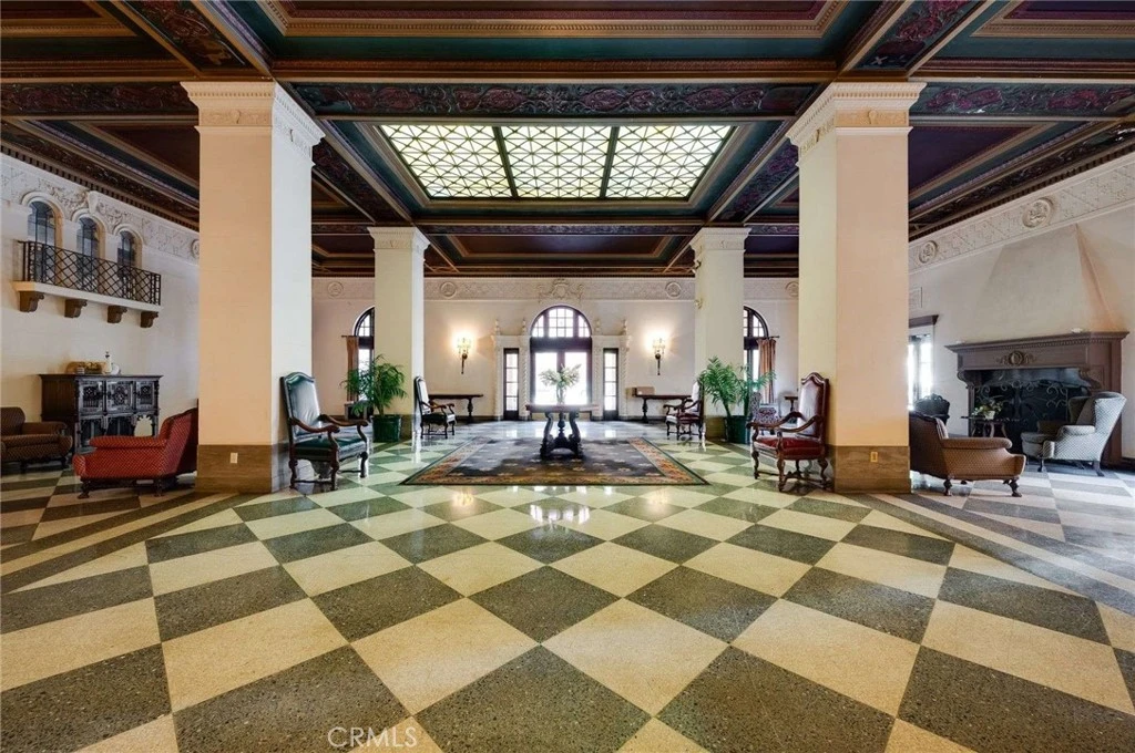 Interior 3